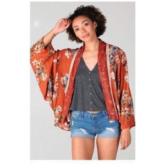Angie Tops - BOHO Floral Print Batwing Sleeve Kimono